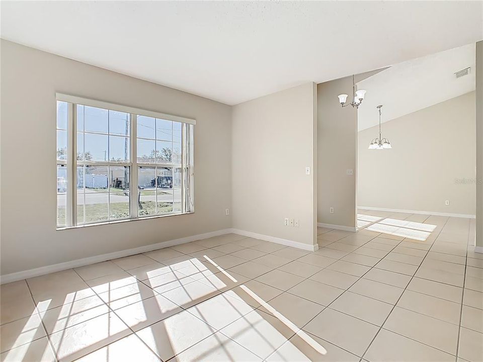 На продажу: $279,999 (3 спален, 2 ванн, 1799 Квадратных фут)