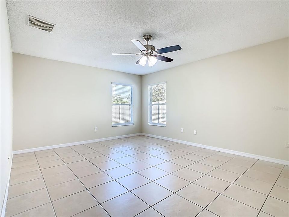 На продажу: $279,999 (3 спален, 2 ванн, 1799 Квадратных фут)