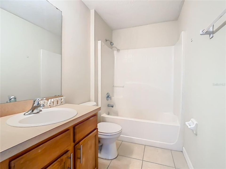 На продажу: $279,999 (3 спален, 2 ванн, 1799 Квадратных фут)