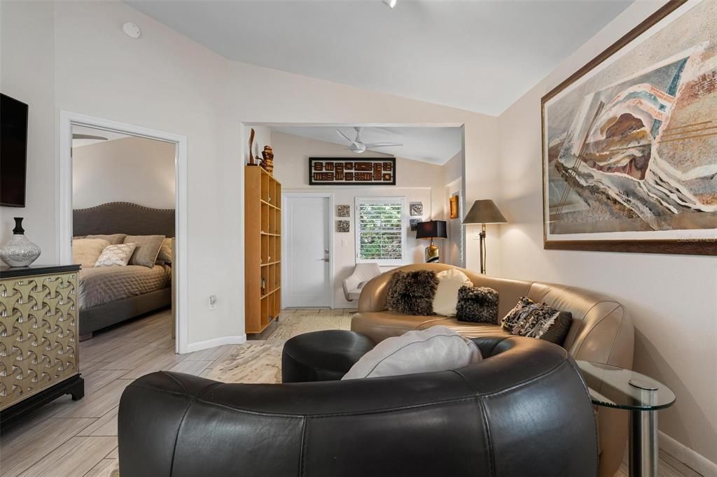 待售: $370,000 (2 贝兹, 2 浴室, 1238 平方英尺)