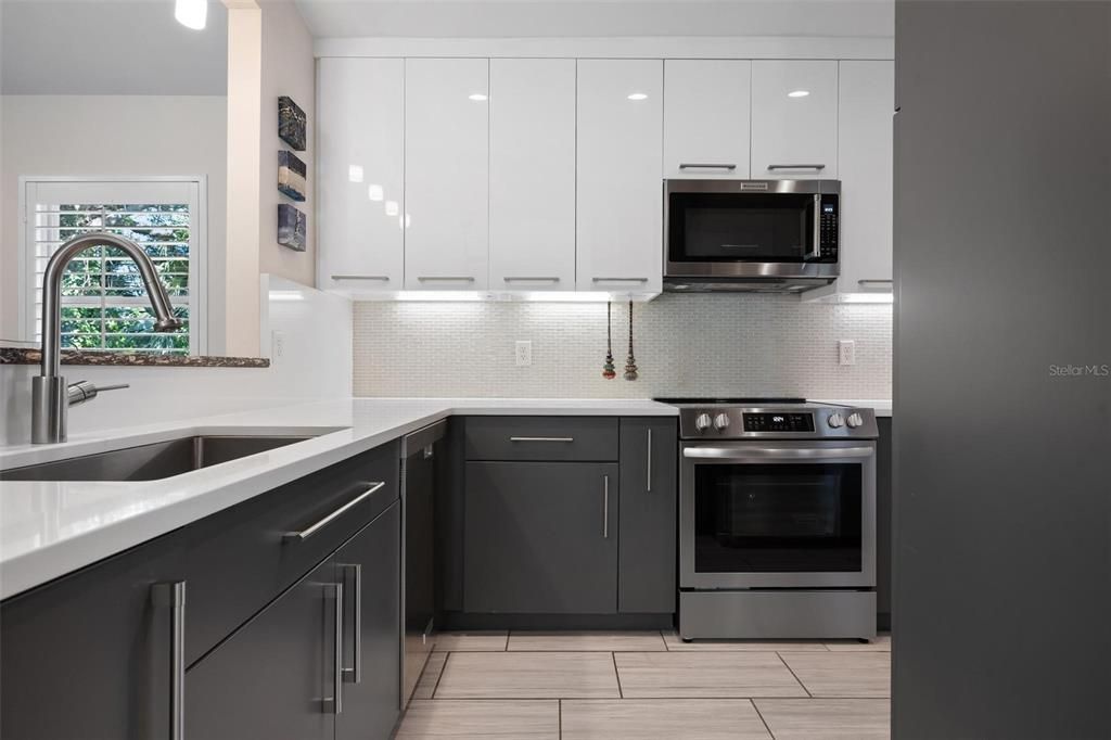 待售: $370,000 (2 贝兹, 2 浴室, 1238 平方英尺)