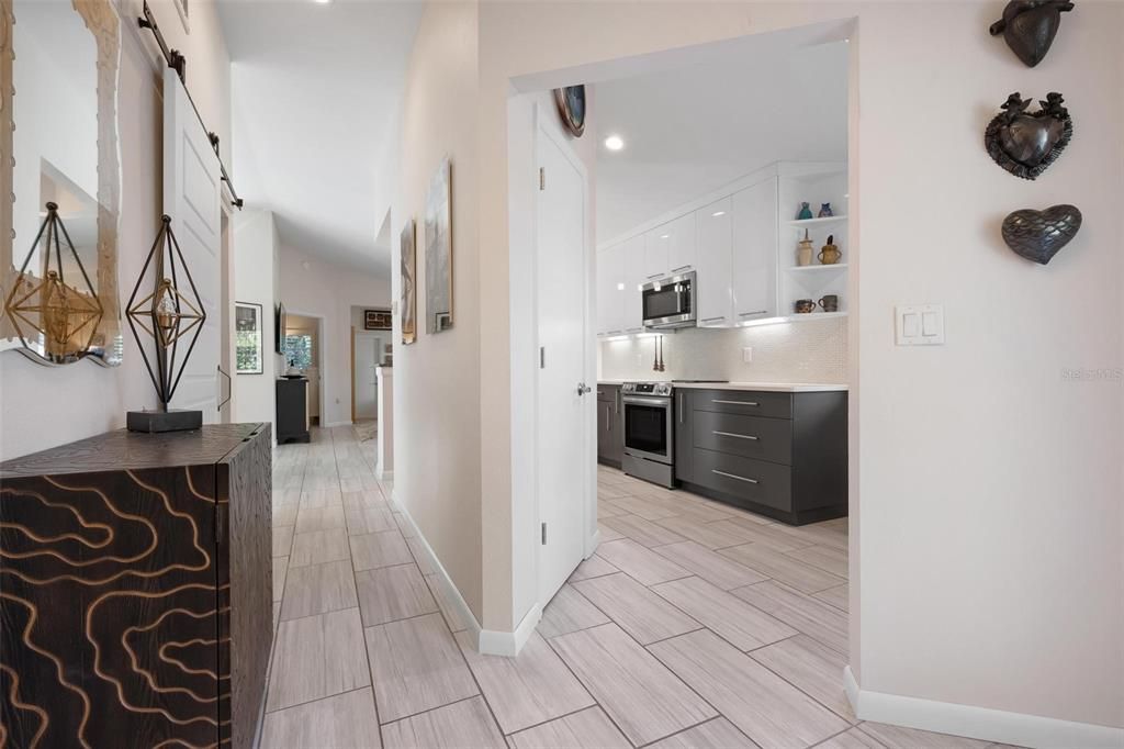 待售: $370,000 (2 贝兹, 2 浴室, 1238 平方英尺)