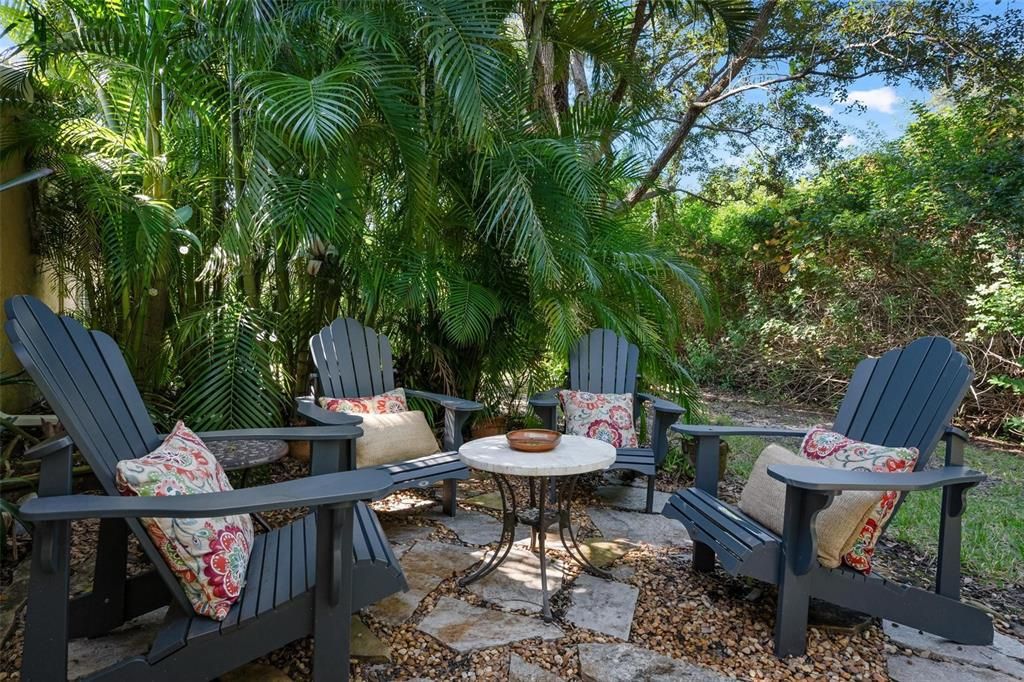 待售: $370,000 (2 贝兹, 2 浴室, 1238 平方英尺)