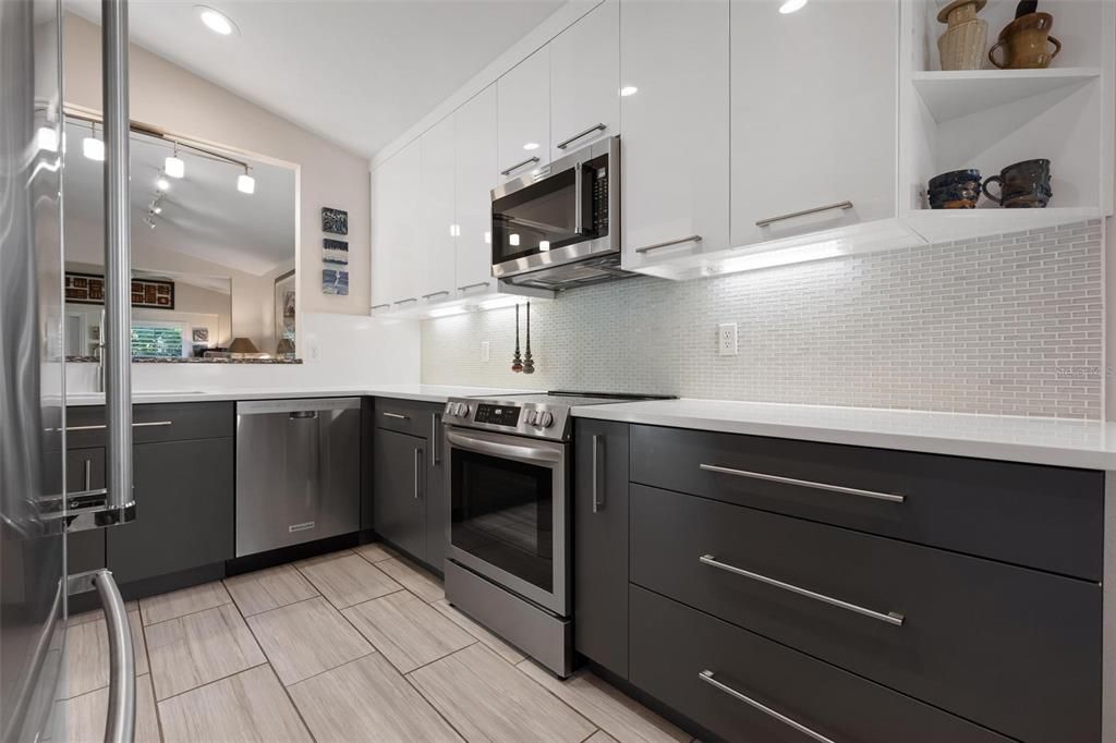 待售: $370,000 (2 贝兹, 2 浴室, 1238 平方英尺)