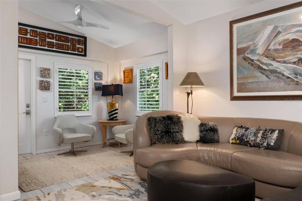 待售: $370,000 (2 贝兹, 2 浴室, 1238 平方英尺)