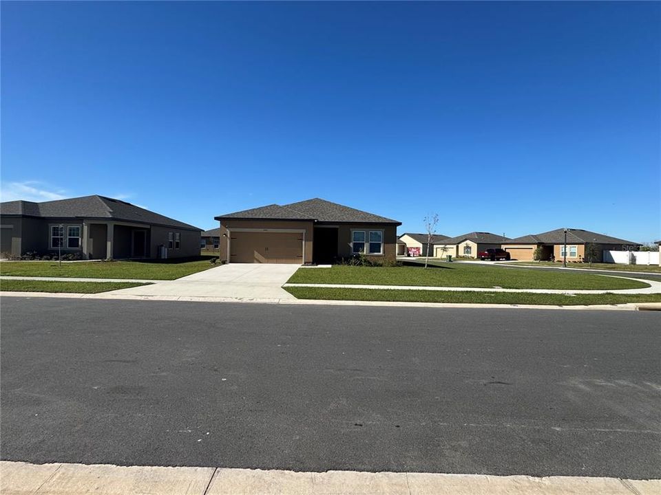 For Rent: $2,050 (4 beds, 2 baths, 1858 Square Feet)