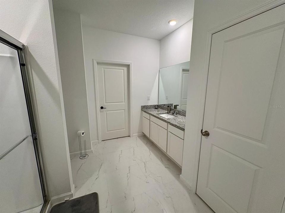 For Rent: $2,050 (4 beds, 2 baths, 1858 Square Feet)