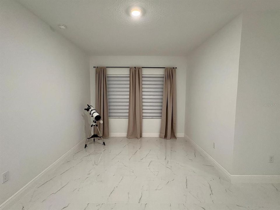 For Rent: $2,050 (4 beds, 2 baths, 1858 Square Feet)