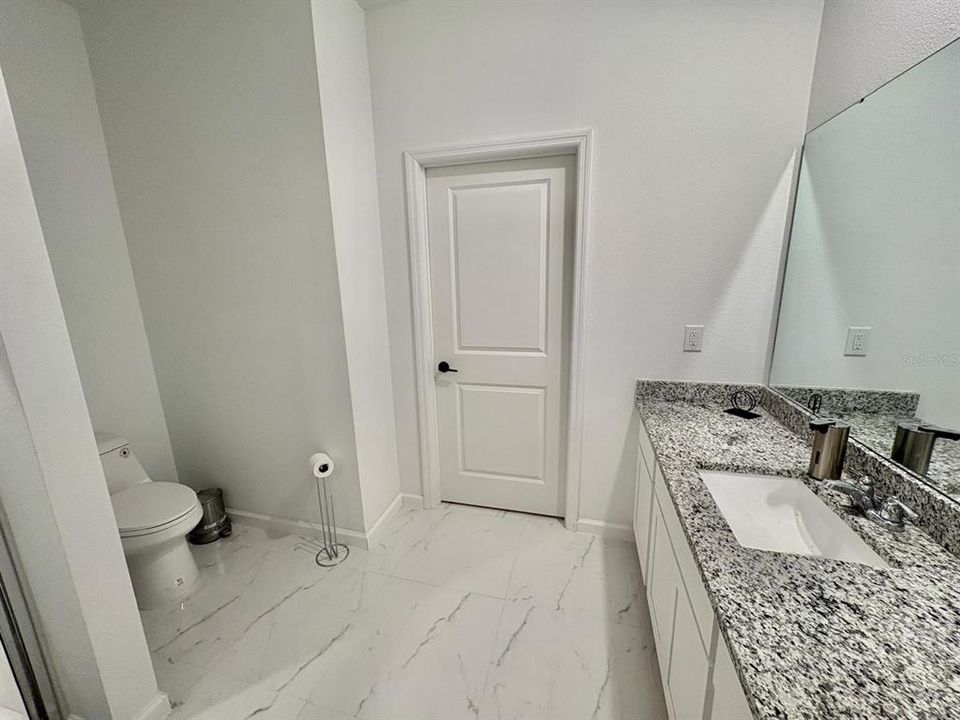 For Rent: $2,050 (4 beds, 2 baths, 1858 Square Feet)