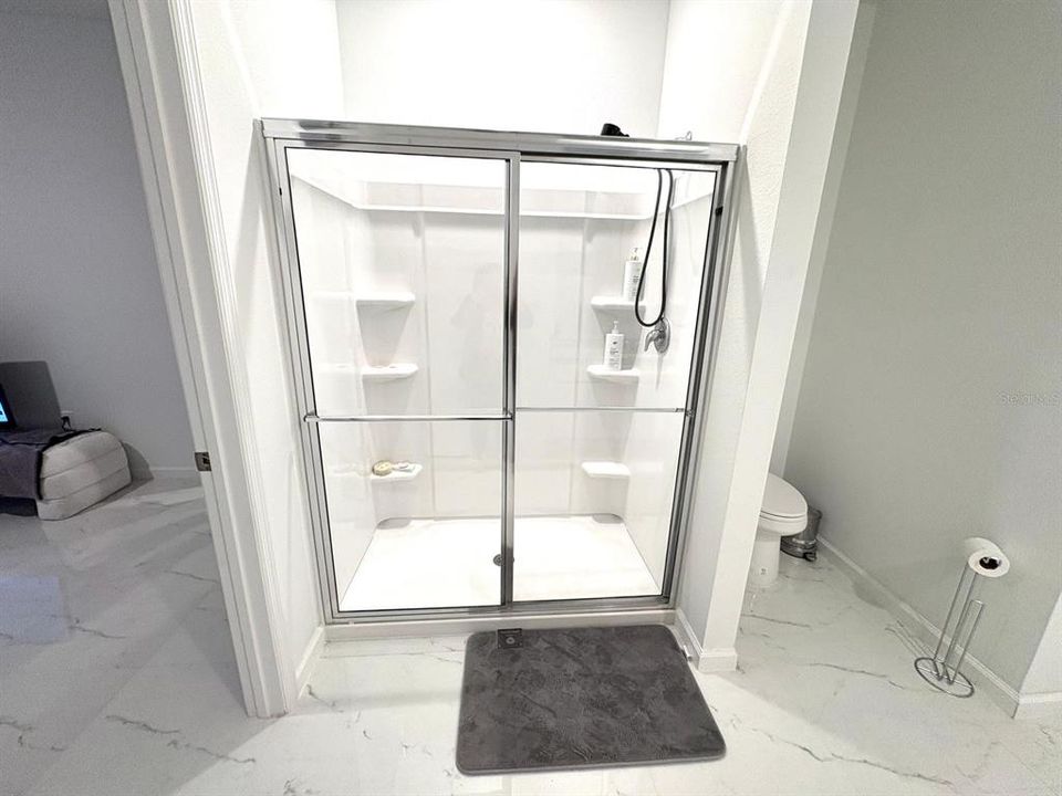 For Rent: $2,050 (4 beds, 2 baths, 1858 Square Feet)