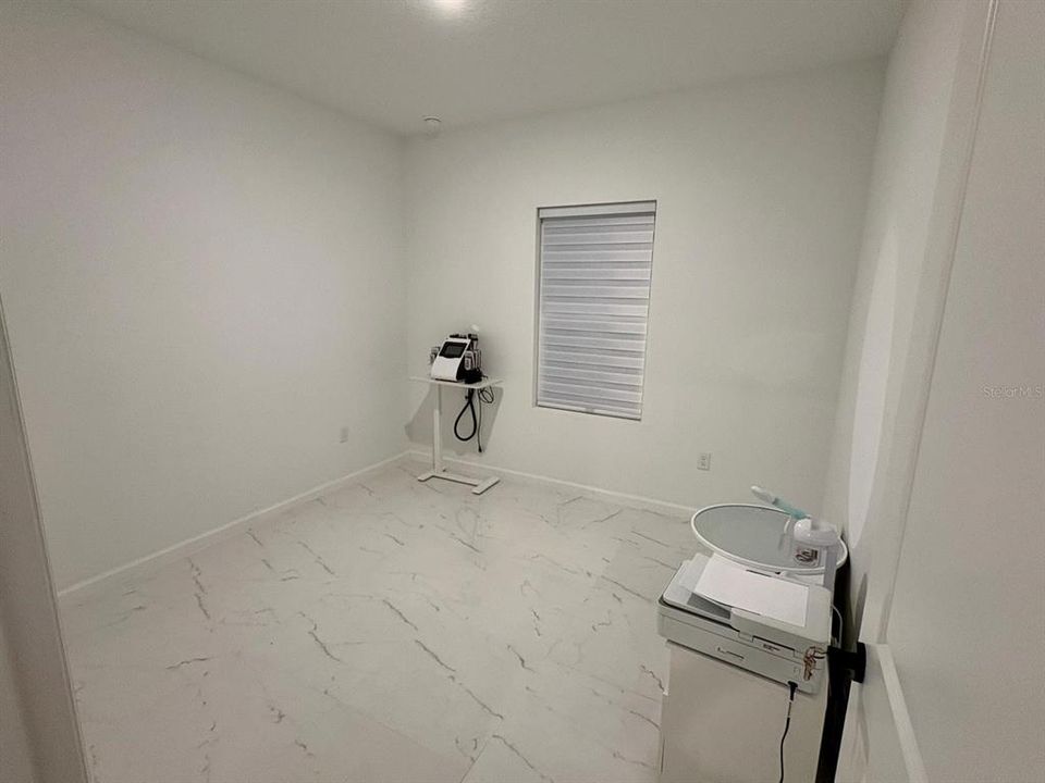 For Rent: $2,050 (4 beds, 2 baths, 1858 Square Feet)