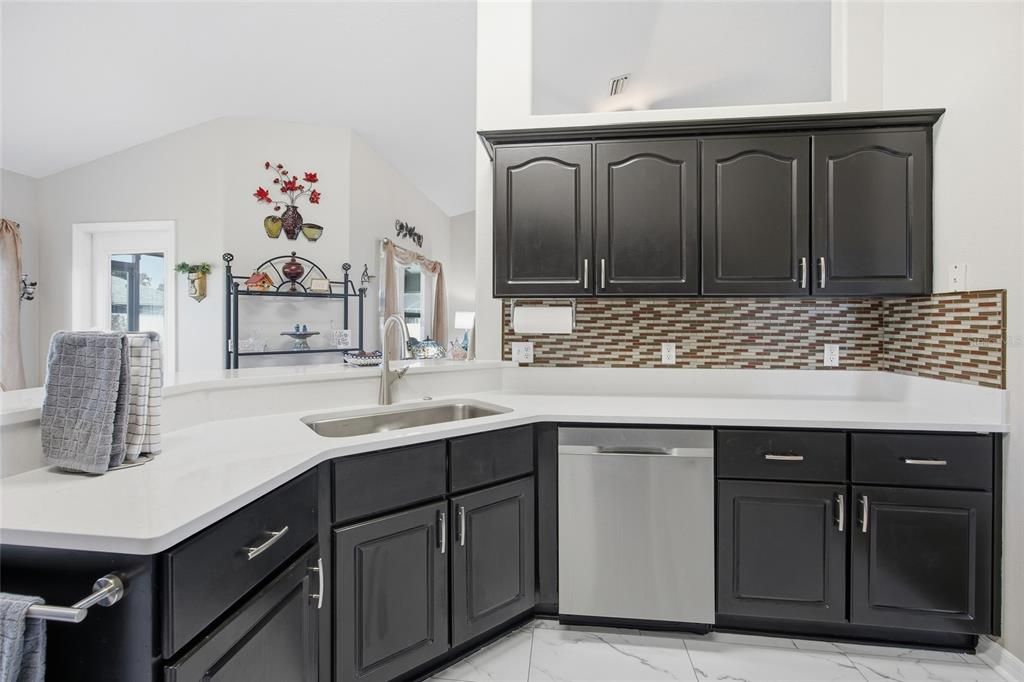 For Sale: $339,000 (3 beds, 2 baths, 1715 Square Feet)