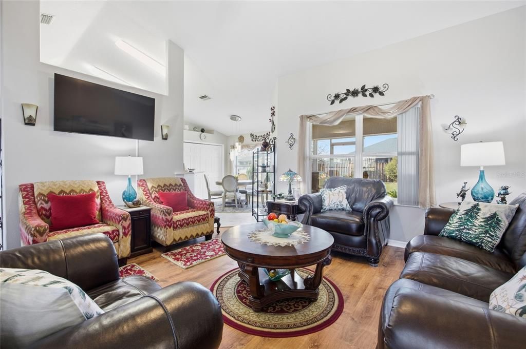 For Sale: $339,000 (3 beds, 2 baths, 1715 Square Feet)