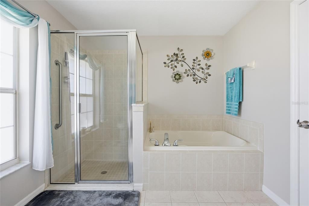 For Sale: $339,000 (3 beds, 2 baths, 1715 Square Feet)