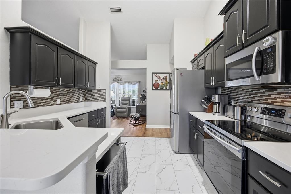 For Sale: $339,000 (3 beds, 2 baths, 1715 Square Feet)