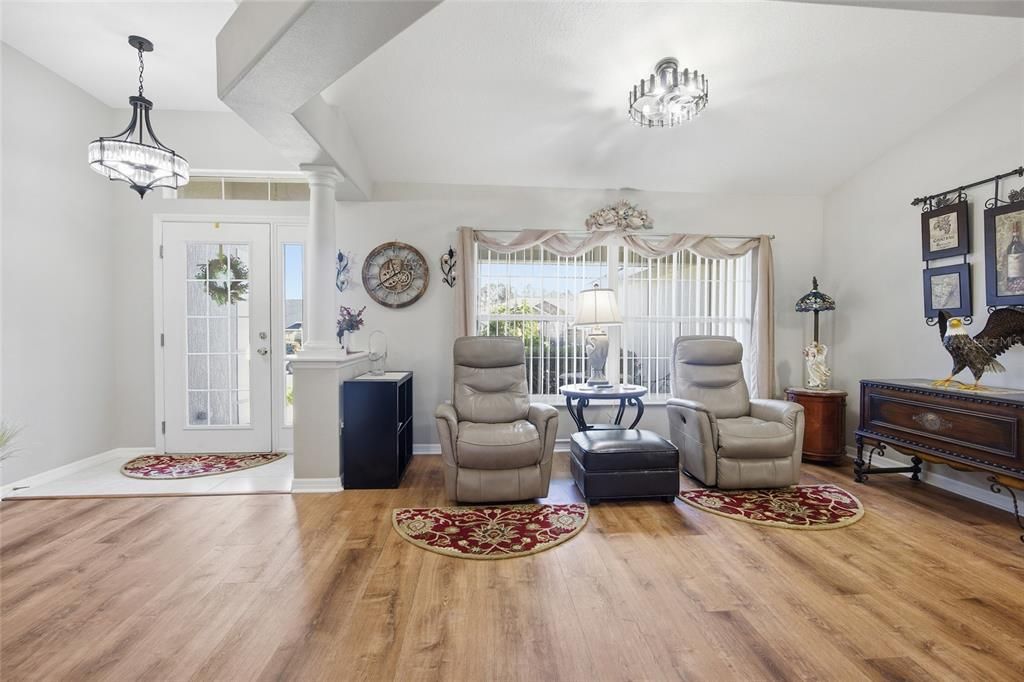 For Sale: $339,000 (3 beds, 2 baths, 1715 Square Feet)