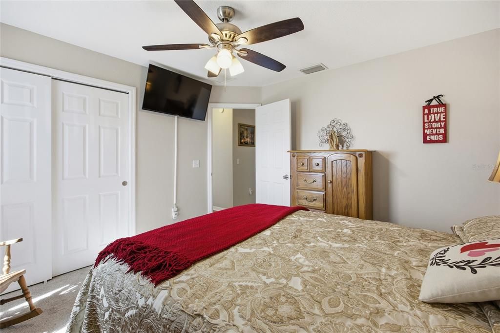 For Sale: $339,000 (3 beds, 2 baths, 1715 Square Feet)