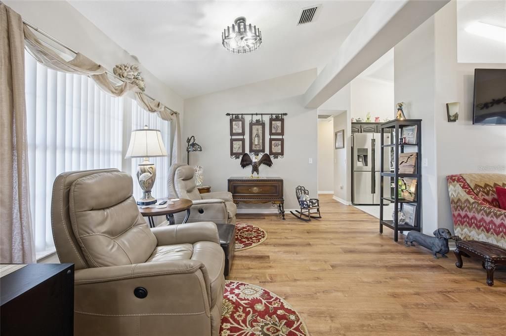 For Sale: $339,000 (3 beds, 2 baths, 1715 Square Feet)