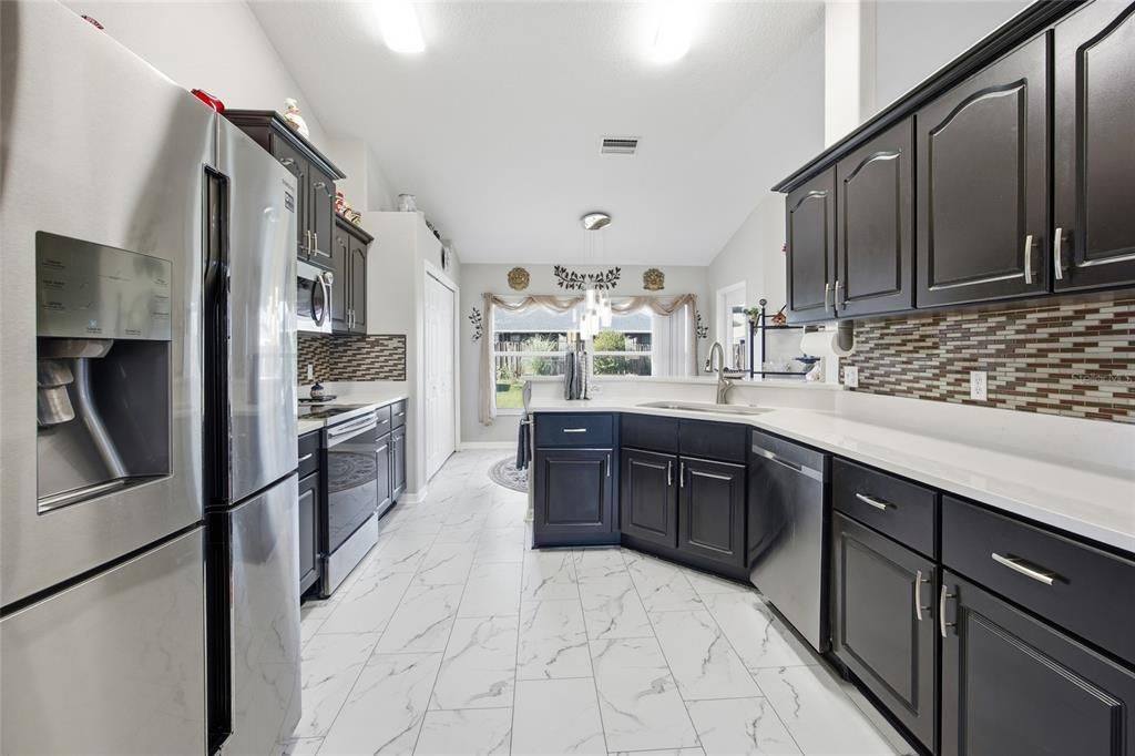 For Sale: $339,000 (3 beds, 2 baths, 1715 Square Feet)