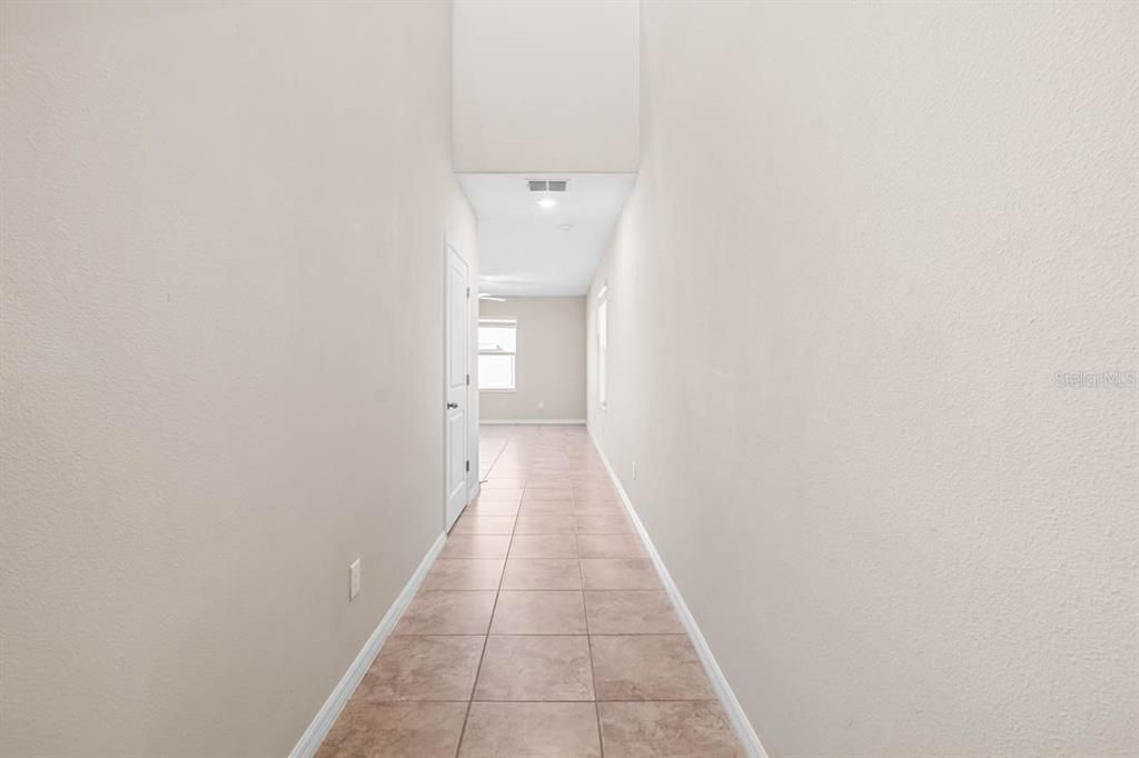 For Rent: $2,100 (4 beds, 2 baths, 1895 Square Feet)