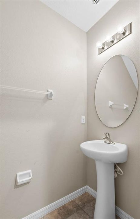 For Rent: $2,100 (4 beds, 2 baths, 1895 Square Feet)