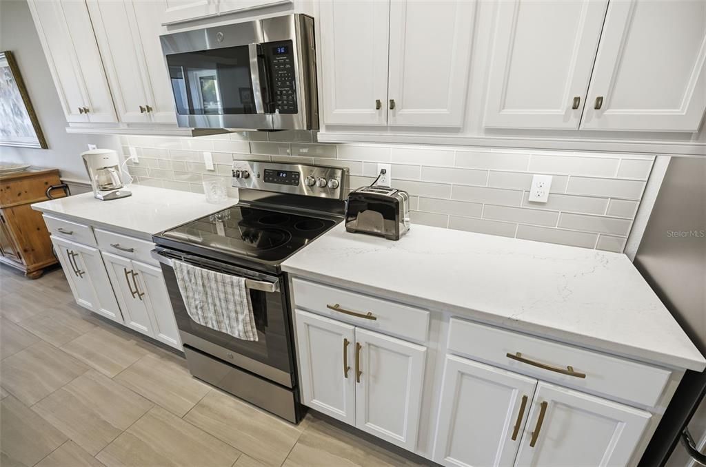 For Sale: $475,000 (4 beds, 2 baths, 1885 Square Feet)