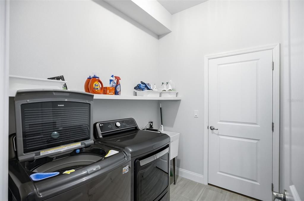 For Sale: $475,000 (4 beds, 2 baths, 1885 Square Feet)