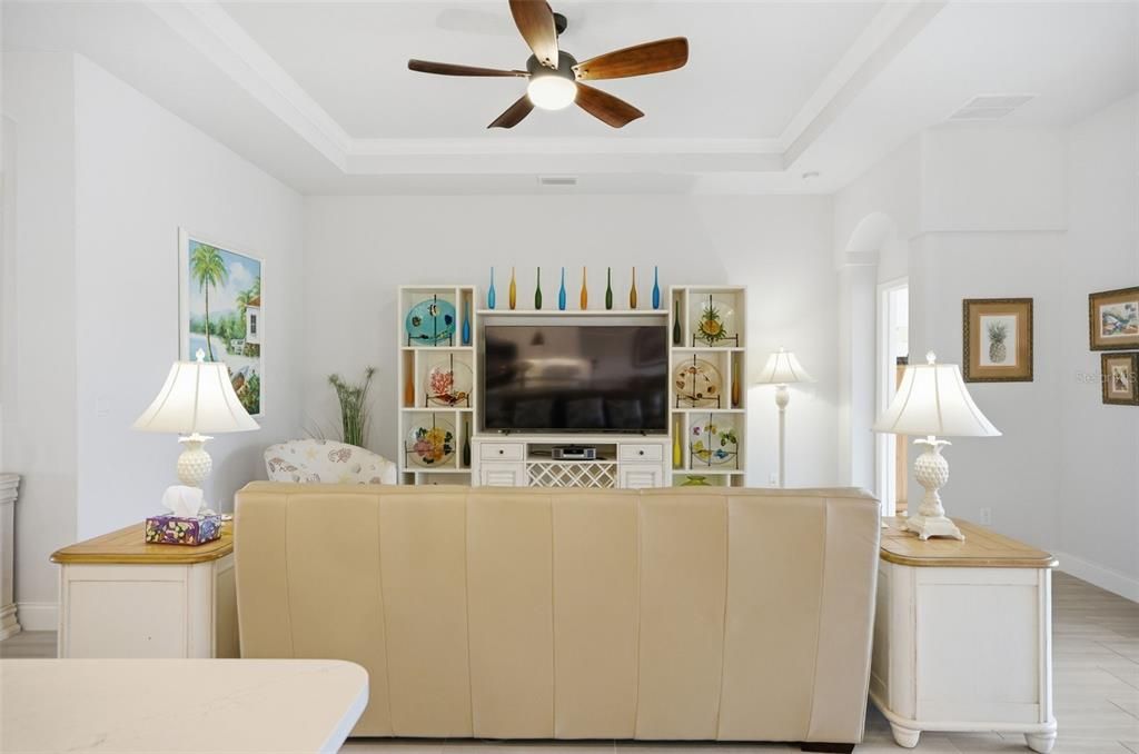 For Sale: $475,000 (4 beds, 2 baths, 1885 Square Feet)