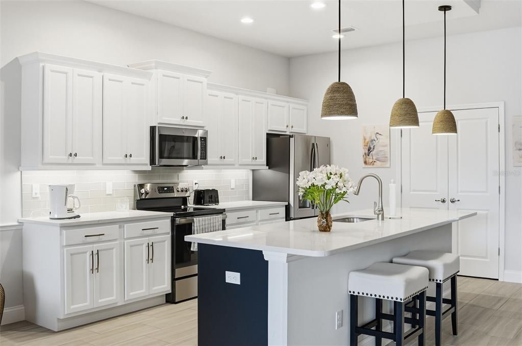 For Sale: $475,000 (4 beds, 2 baths, 1885 Square Feet)