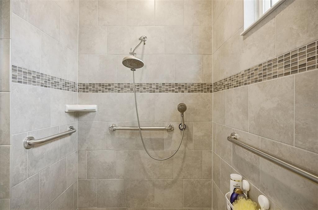 For Sale: $475,000 (4 beds, 2 baths, 1885 Square Feet)