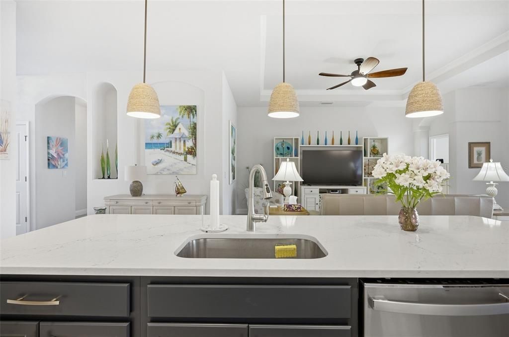 For Sale: $475,000 (4 beds, 2 baths, 1885 Square Feet)