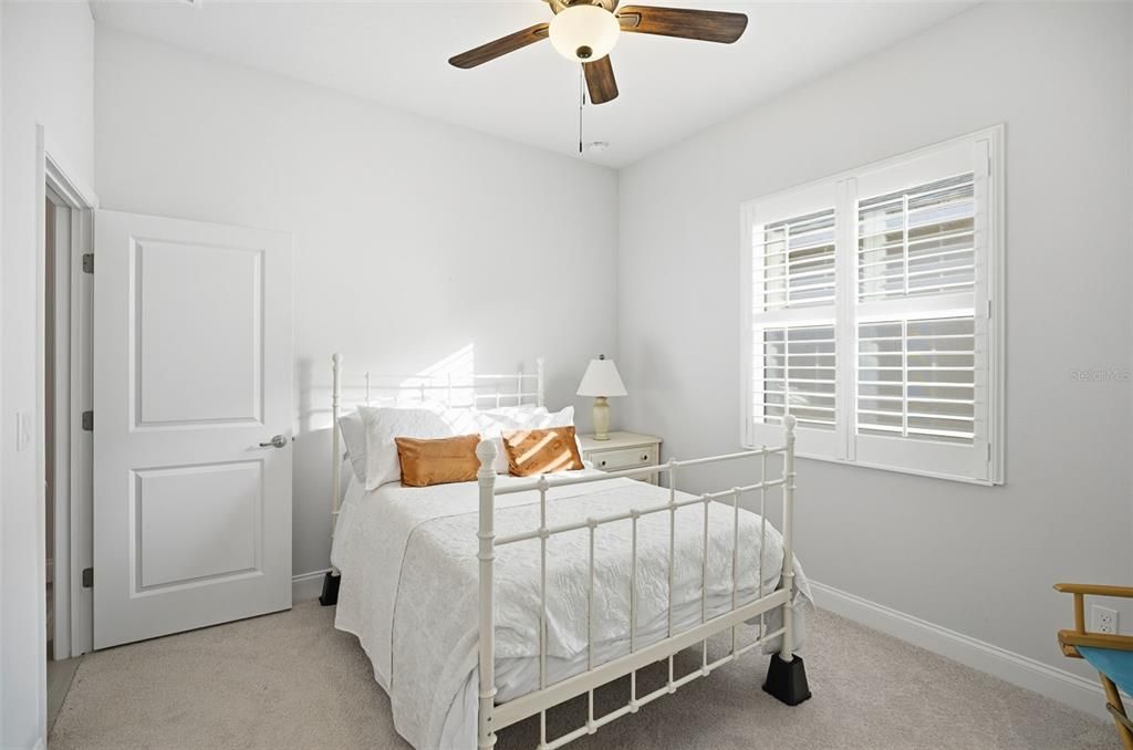 For Sale: $475,000 (4 beds, 2 baths, 1885 Square Feet)