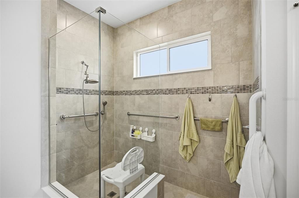 For Sale: $475,000 (4 beds, 2 baths, 1885 Square Feet)