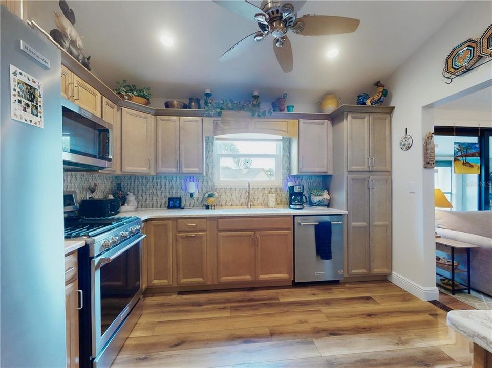 待售: $395,000 (3 贝兹, 2 浴室, 1624 平方英尺)