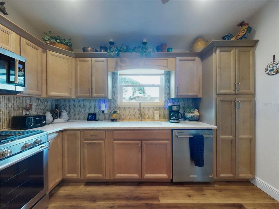 待售: $395,000 (3 贝兹, 2 浴室, 1624 平方英尺)