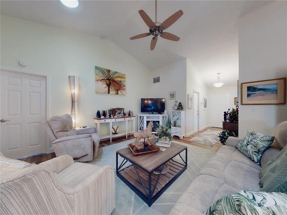 待售: $395,000 (3 贝兹, 2 浴室, 1624 平方英尺)