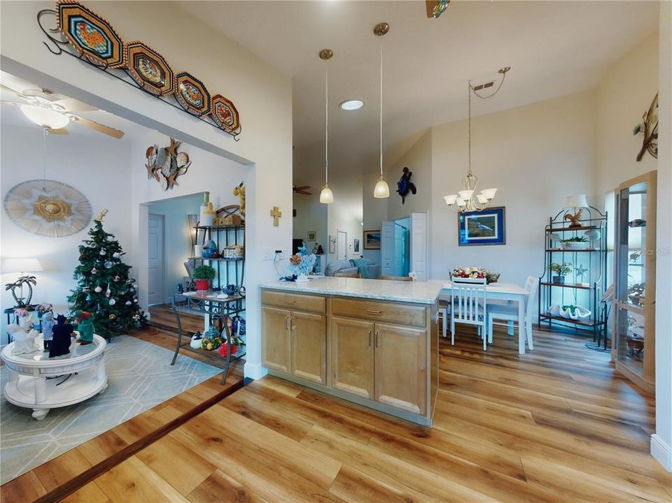 待售: $395,000 (3 贝兹, 2 浴室, 1624 平方英尺)