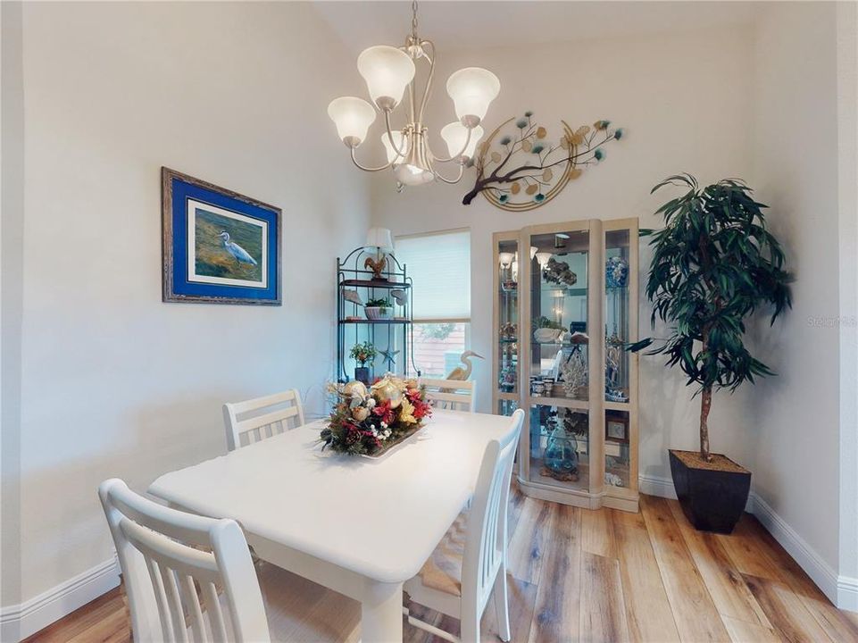 待售: $395,000 (3 贝兹, 2 浴室, 1624 平方英尺)