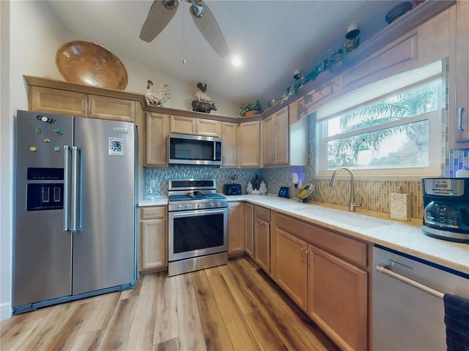 待售: $395,000 (3 贝兹, 2 浴室, 1624 平方英尺)