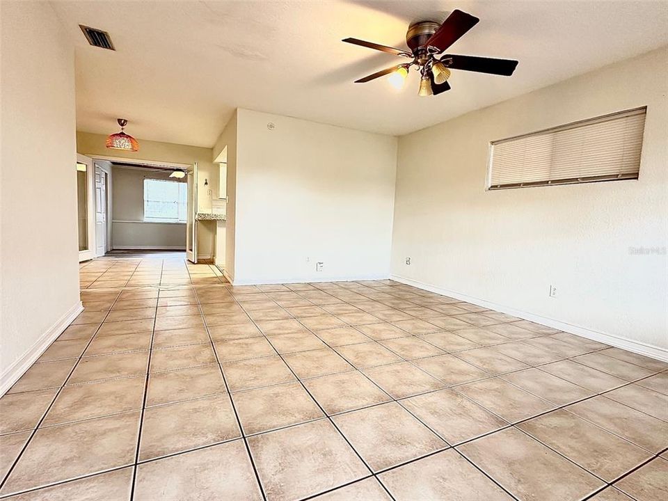 En Renta: $2,250 (3 camas, 2 baños, 1380 Pies cuadrados)