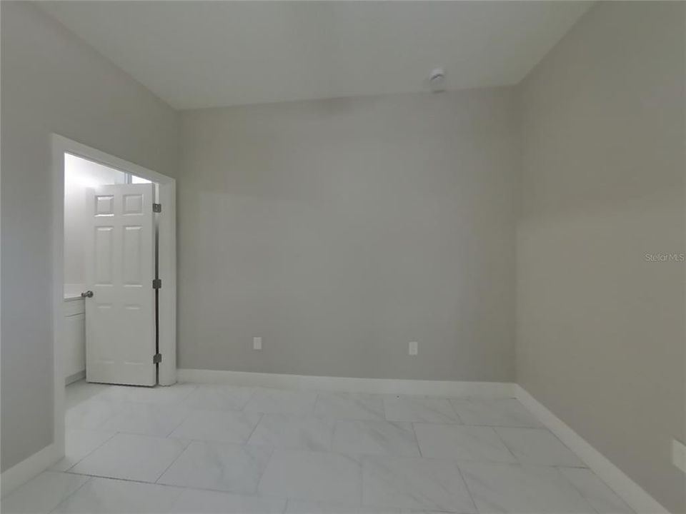 For Rent: $2,329 (4 beds, 2 baths, 1367 Square Feet)