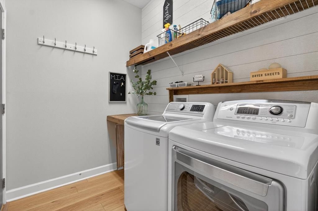 For Sale: $425,000 (3 beds, 2 baths, 1842 Square Feet)