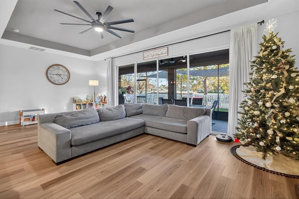 For Sale: $425,000 (3 beds, 2 baths, 1842 Square Feet)