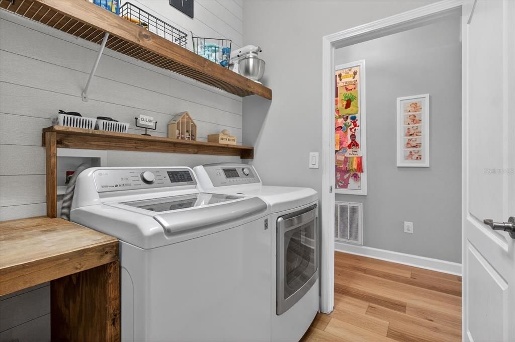 For Sale: $425,000 (3 beds, 2 baths, 1842 Square Feet)