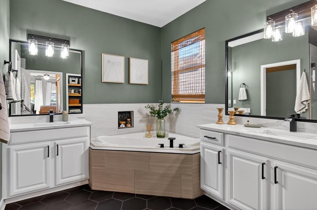 For Sale: $425,000 (3 beds, 2 baths, 1842 Square Feet)