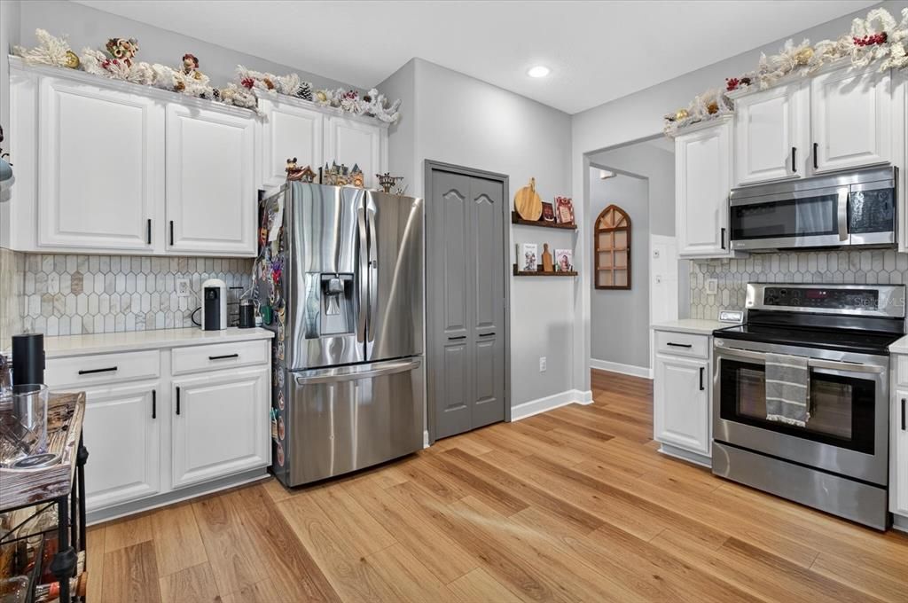 For Sale: $425,000 (3 beds, 2 baths, 1842 Square Feet)