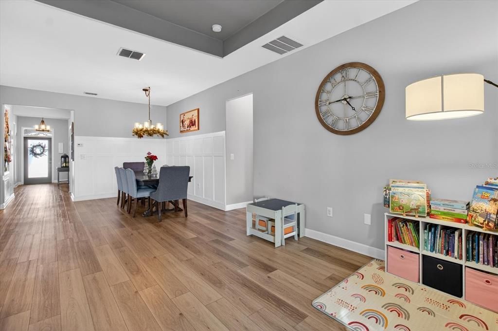 For Sale: $425,000 (3 beds, 2 baths, 1842 Square Feet)