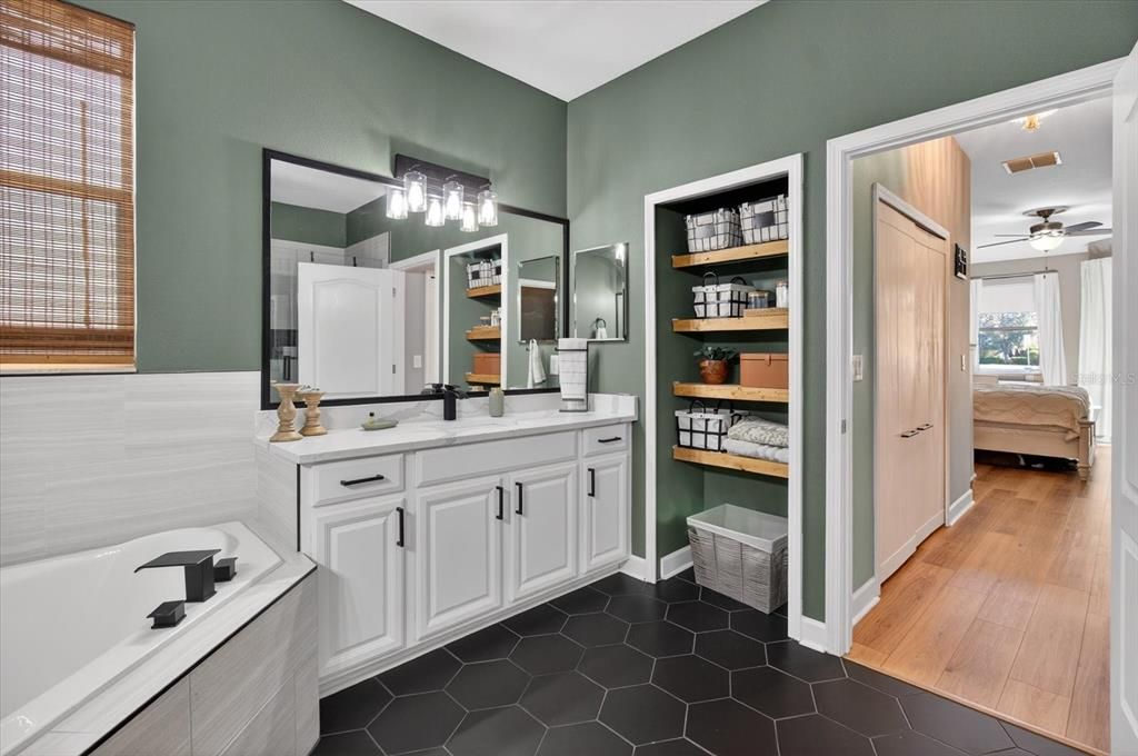 For Sale: $425,000 (3 beds, 2 baths, 1842 Square Feet)