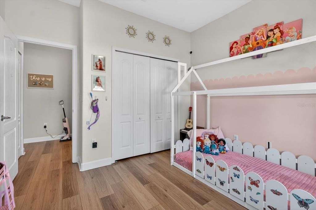 For Sale: $425,000 (3 beds, 2 baths, 1842 Square Feet)