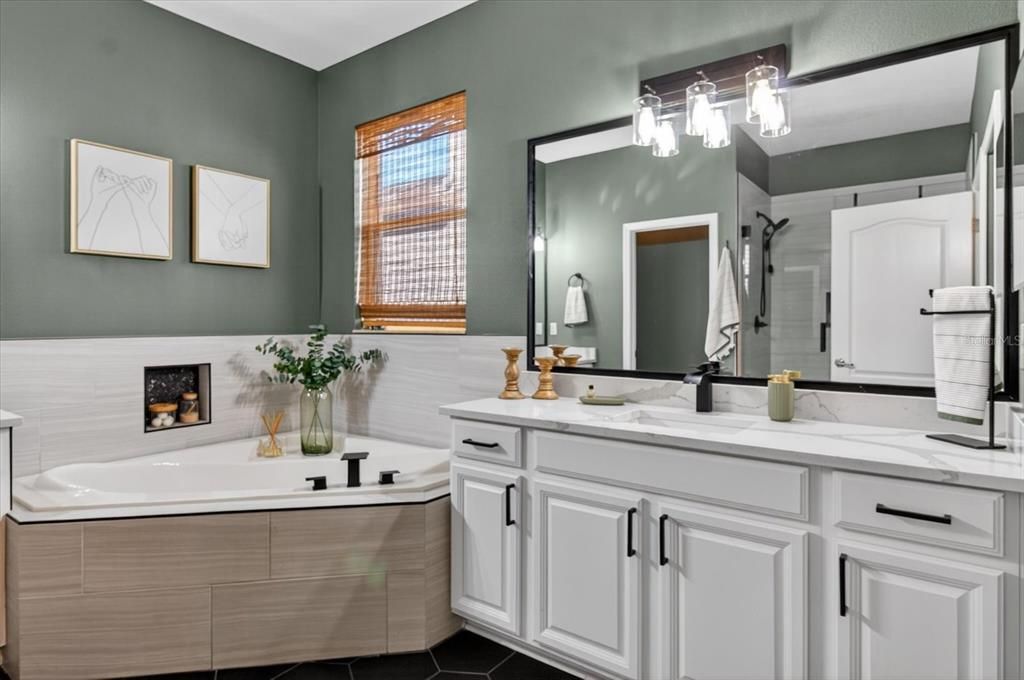 For Sale: $425,000 (3 beds, 2 baths, 1842 Square Feet)